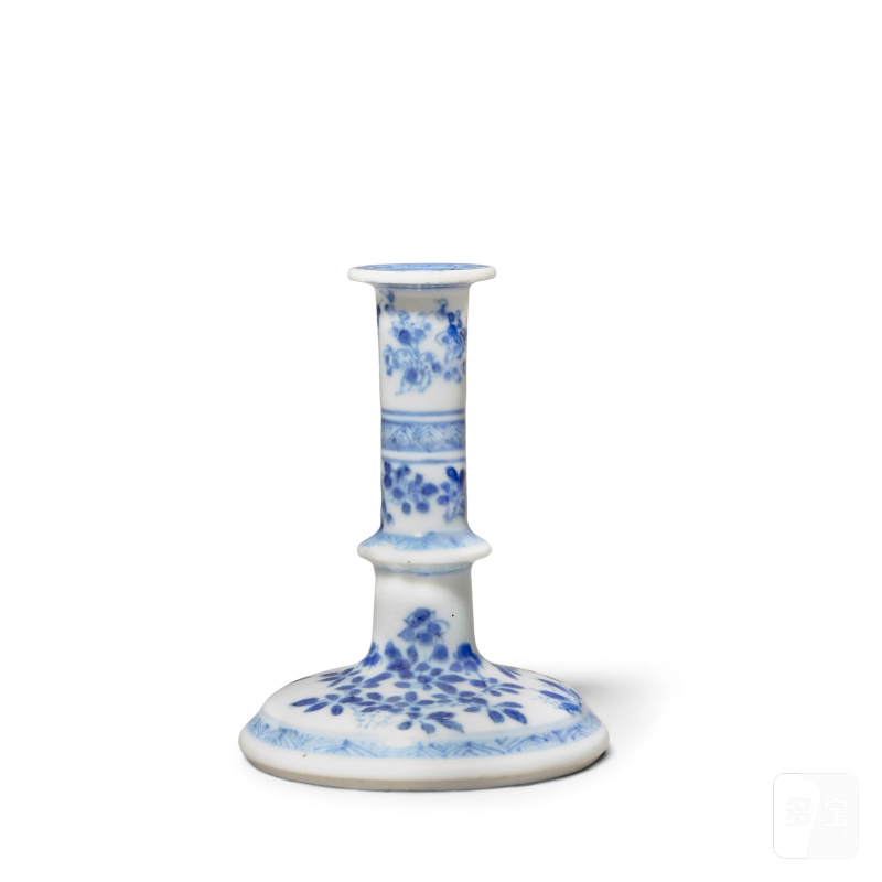 清康熙 青花花卉紋燭臺 | A BLUE AND WHITE MINIATURE CANDLESTICK - 图2